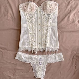 Adore Me - Axelle Contour